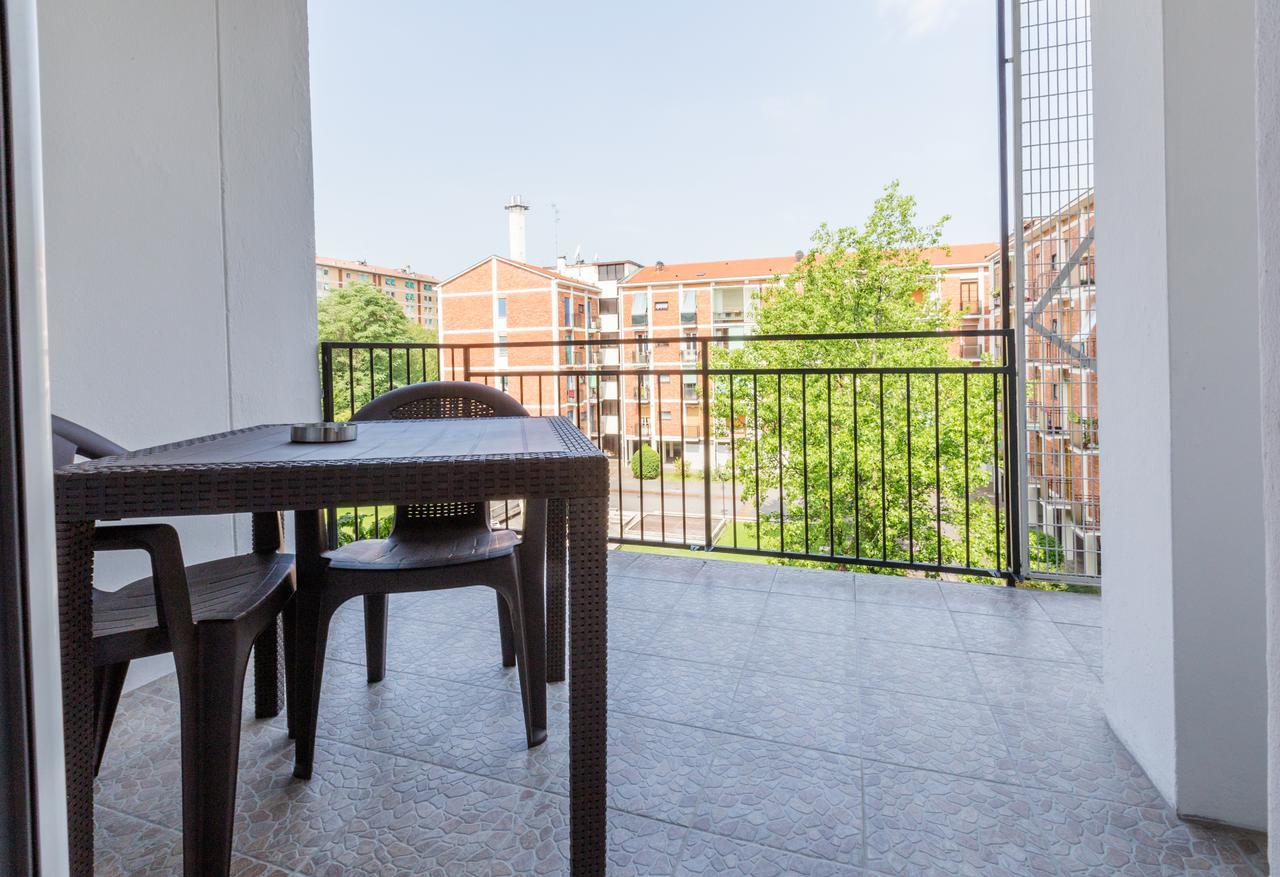 Business Balcony Flat Milán