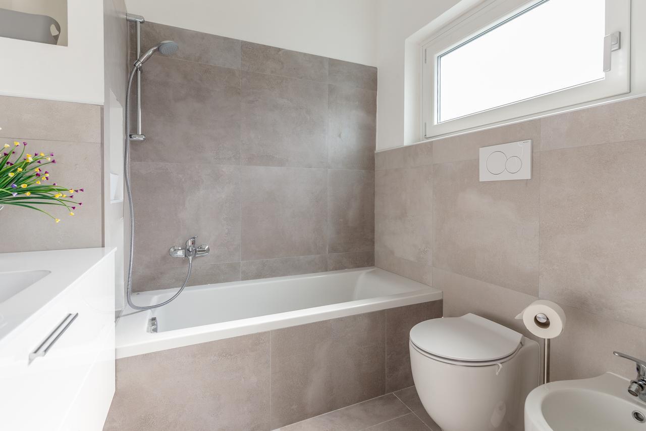 Business Balcony Flat Milán